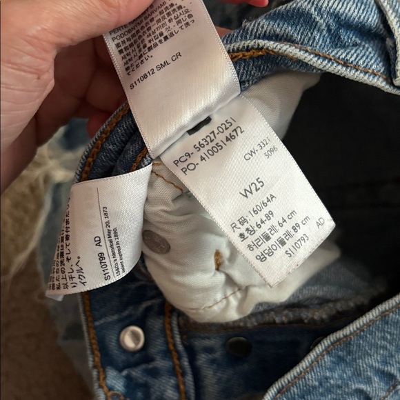 Levi's Classic High Rise Blue Jean Shorts for Women size 25 - Picture 6 of 6